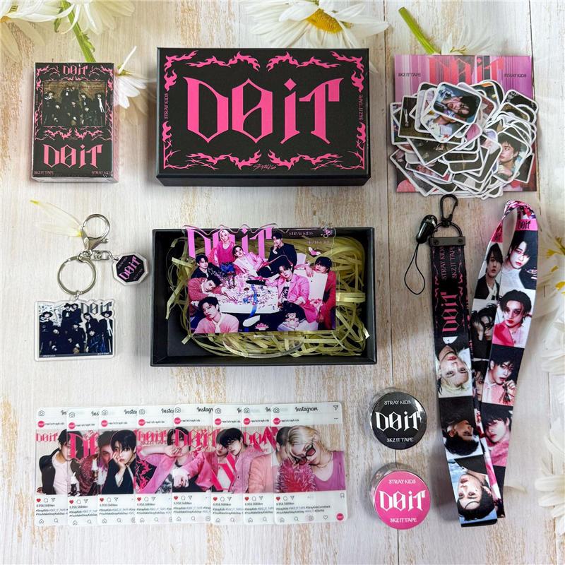 Stray Kidsグッズ ギフトボックス フォトカード DO IT テープ セット