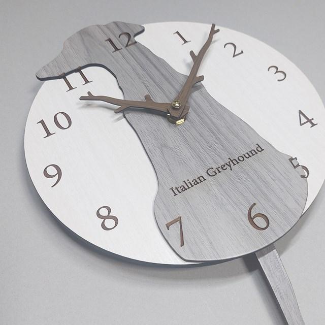 はみだしワンちゃん振り子壁掛け時計 イタリアングレーハウンド