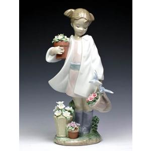 リヤドロ（Lladro リアドロ 陶器人形 置物） 婦人 優雅な散歩の