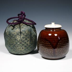 送料無料（茶道具/濃茶器）漢作唐物大名物 利休尻膨茶入写し 笹田有祥