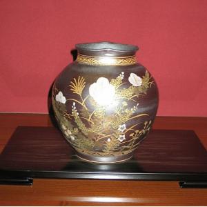 九谷焼 【伝統工芸名工】花瓶 陶器 本金赤牡丹孔雀 錦峰作 (限定品