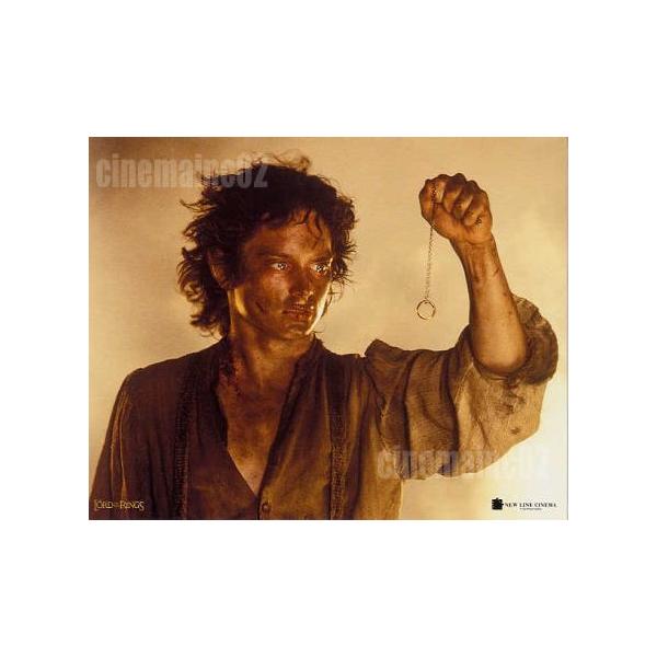 イライジャ・ウッド/『ロード・オブ・ザ・リング』指輪を見つめる