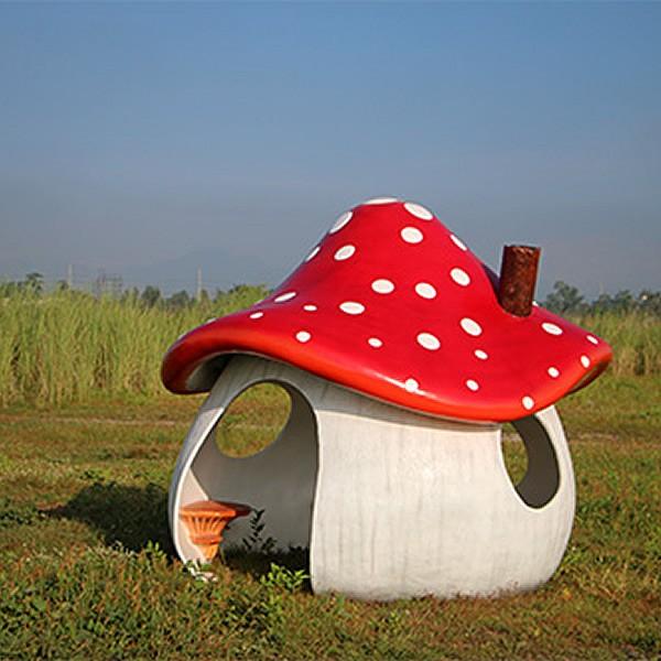 キノコのお家（おうち） FRPオブジェ : 日本最大級のFRP造形物オブジェ