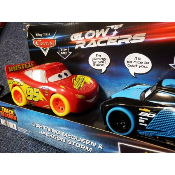 Disney（ディズニー） ディズニーカーズ オンザロード ミニカー 暗闇で