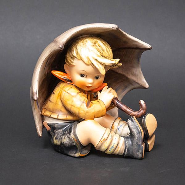 ゲーベル フンメル人形『Umbrella Boy（傘の少年）』 : SELECTORS