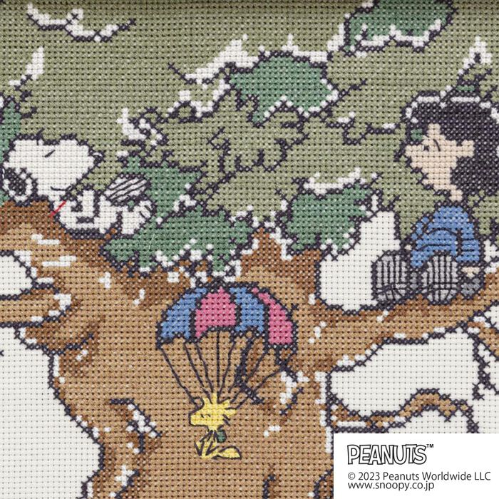 クロスステッチフレーム＜スヌーピーと大きな木＞ | リバティ 生地