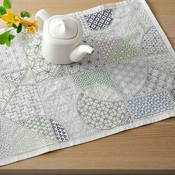 刺し子のテーブルセンター＜形あわせ＞ | リバティ 生地、編み物、刺繍