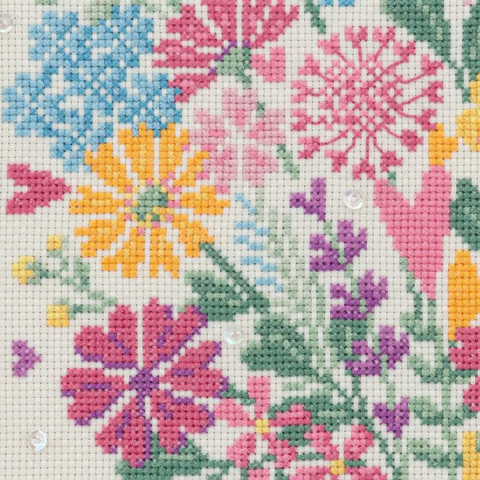 クロスステッチフレーム＜ハッピーハートフラワー＞ | リバティ 生地