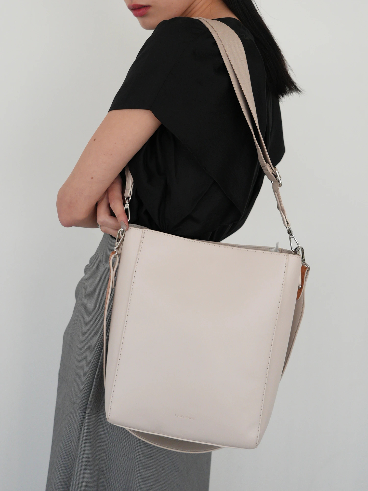 LADYMADE（レディメイド）｜ 2WAYベルトバケットバッグ アイテムの詳細