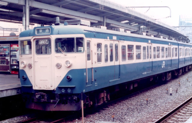 JR東日本 113系1000番台 非冷房車 房総各線（幕張電車区）スカ色 - J鉄