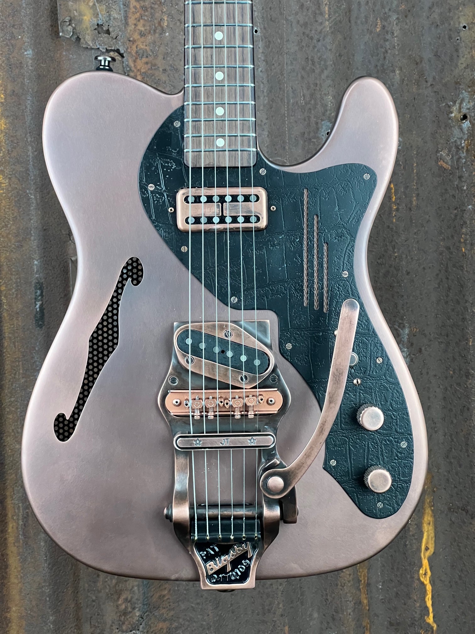 21028 Black Gator on Antique Copper Deluxe SteelCaster – James