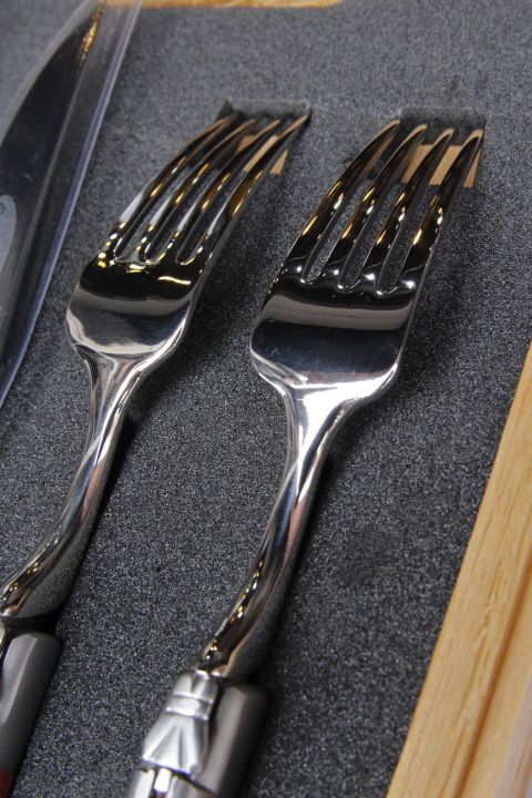 LAGUIOLE」en Aubrac Cutlery ラギオール アン オブラック カトラリー