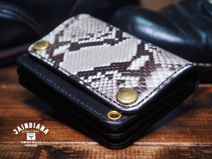 TRWS-PB パイソンスキンのトラッカーウォレット