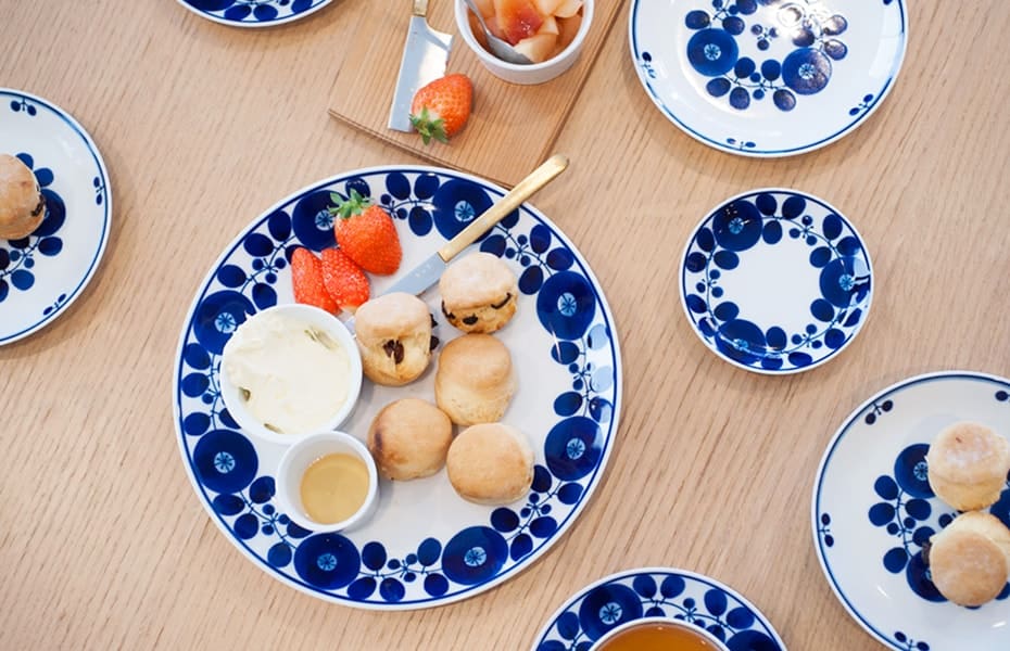 白山陶器ブルームシリーズ 瑠璃色の花が可愛い波佐見焼