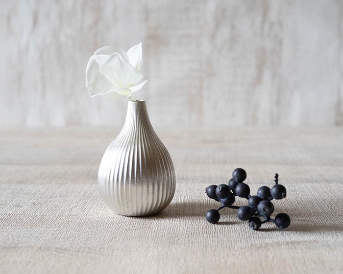 能作の錫の花瓶suzu 切り花が長持ちするおしゃれな花器