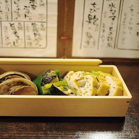 輪島キリモトのBENTO-BAKOは、なめらかな白木が美しい木製のお弁当箱