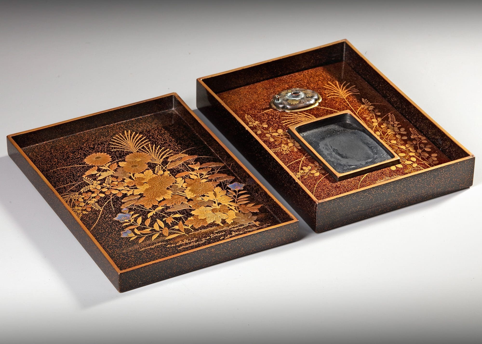 Exquisite lacquered suzuribako 硯箱 (writing box) - Japanese