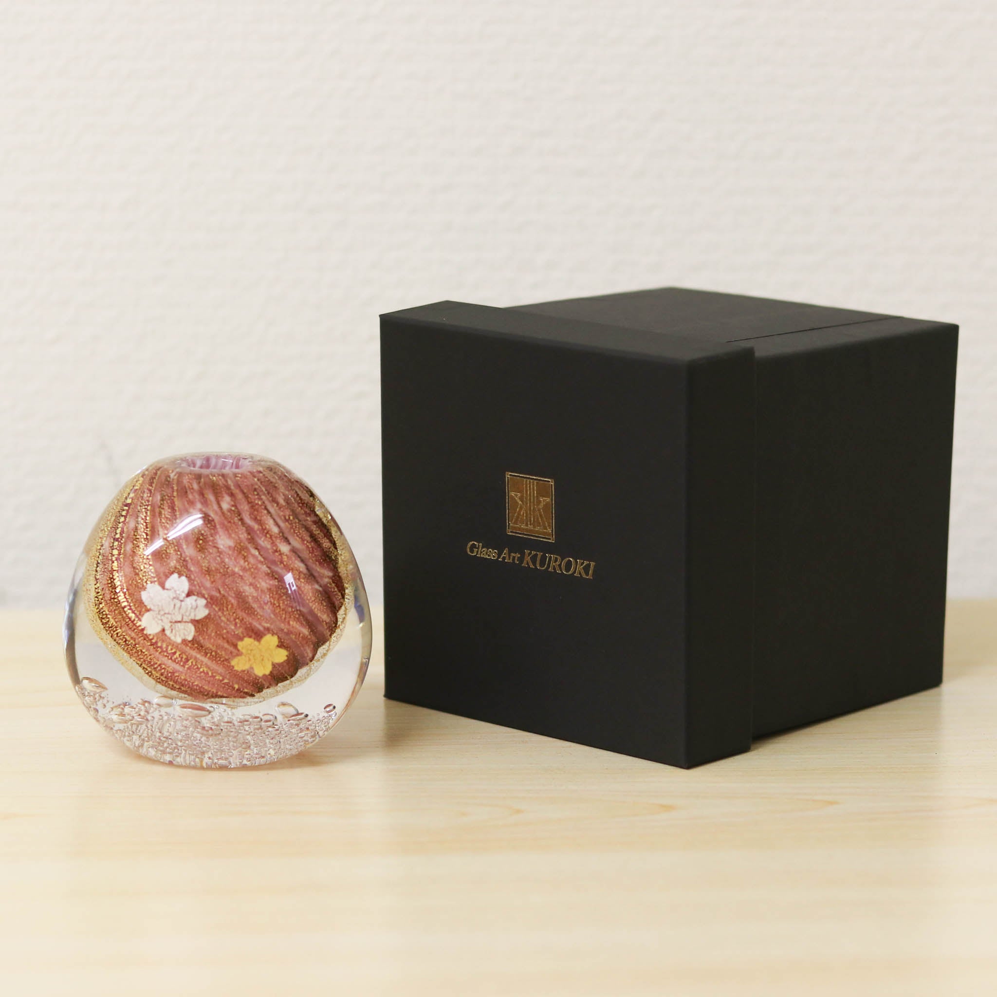 綾ガラス 一輪挿し | 月影の桜 | 金赤 | グラスアート黒木