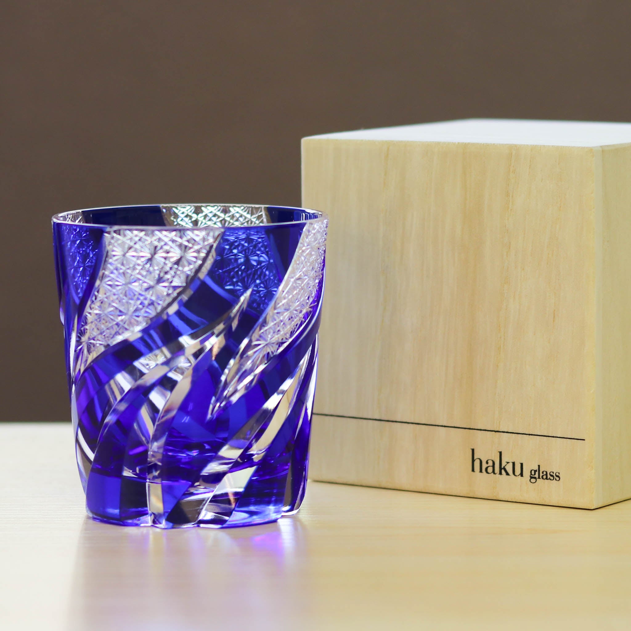 EK-HA-1j_1.jpg?v=1703663756&