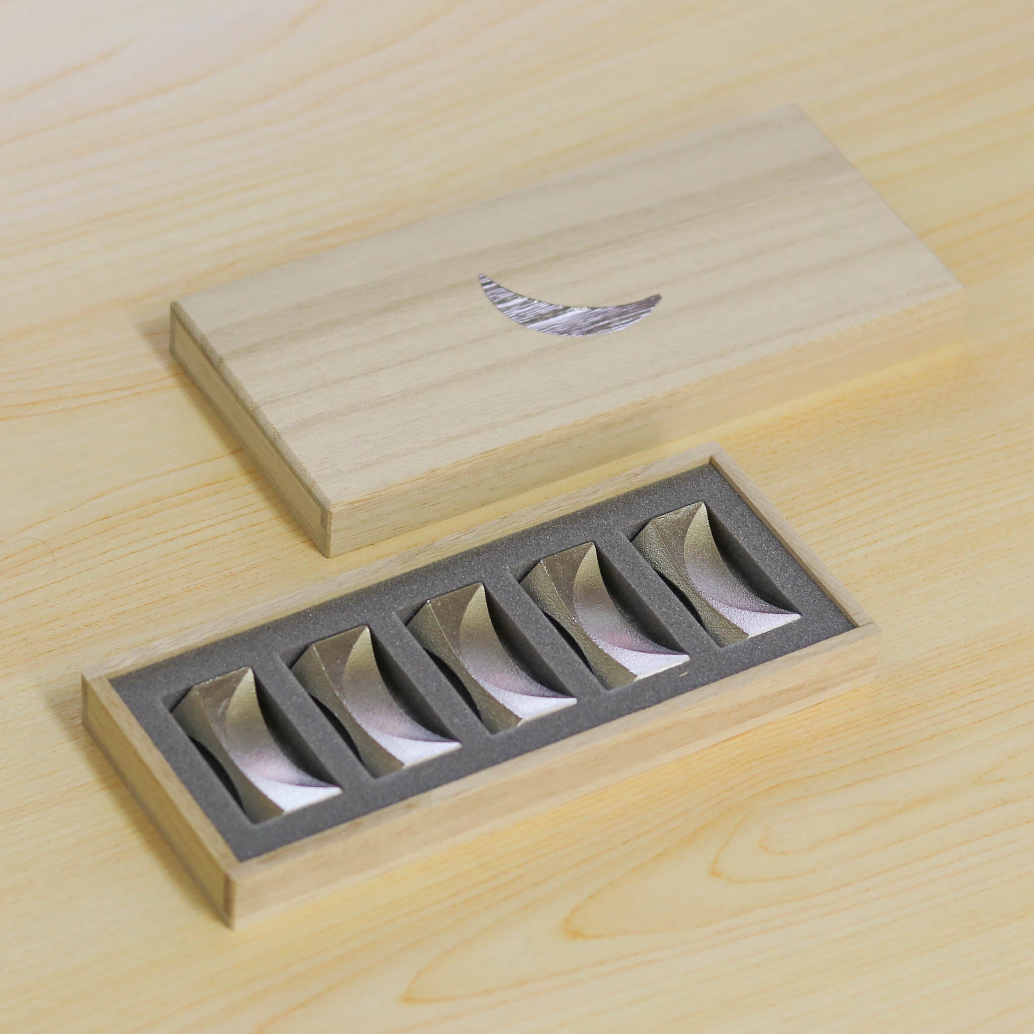 錫器 箸置 | 月 | 5ヶ入 | 能作