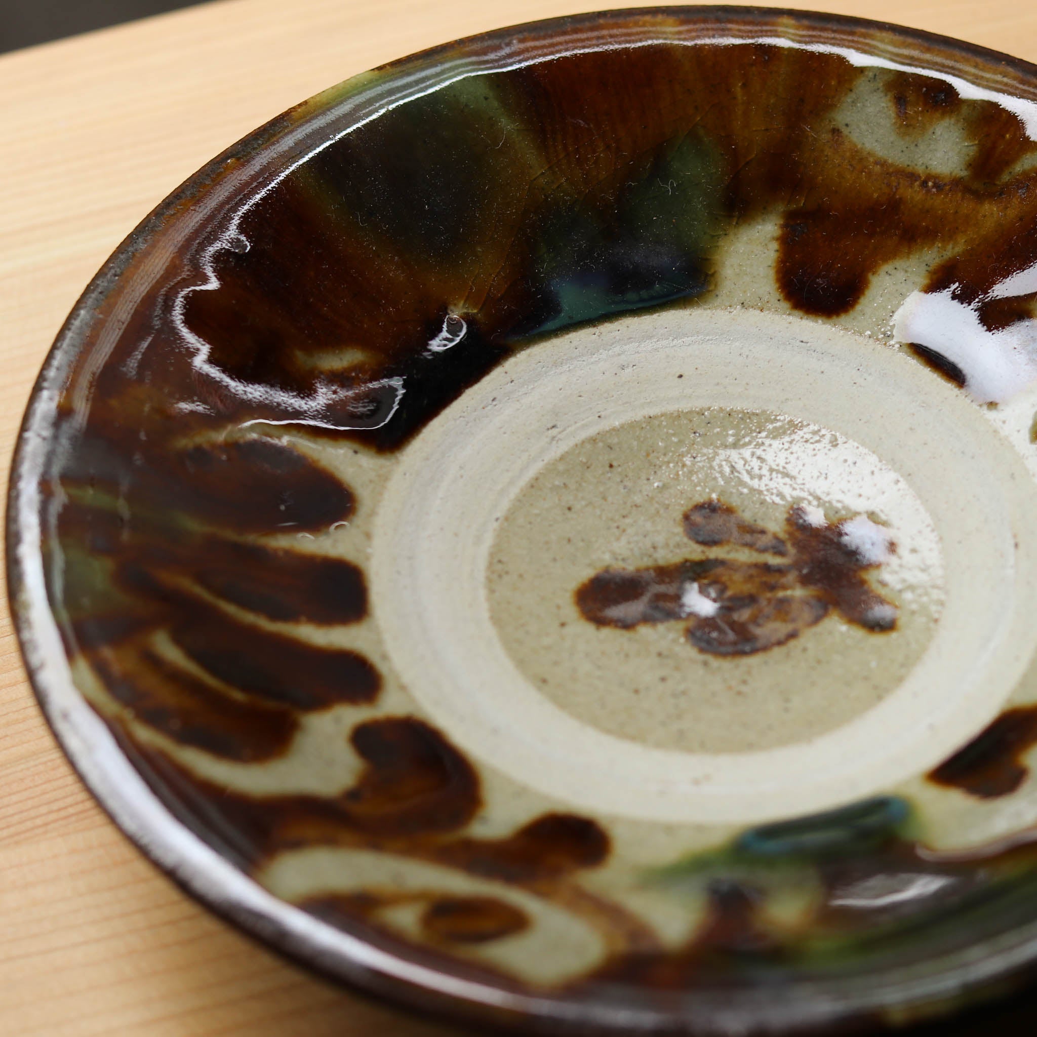 やちむん 5寸皿 | 唐草 | 飴・オーグスヤー | 横田屋窯