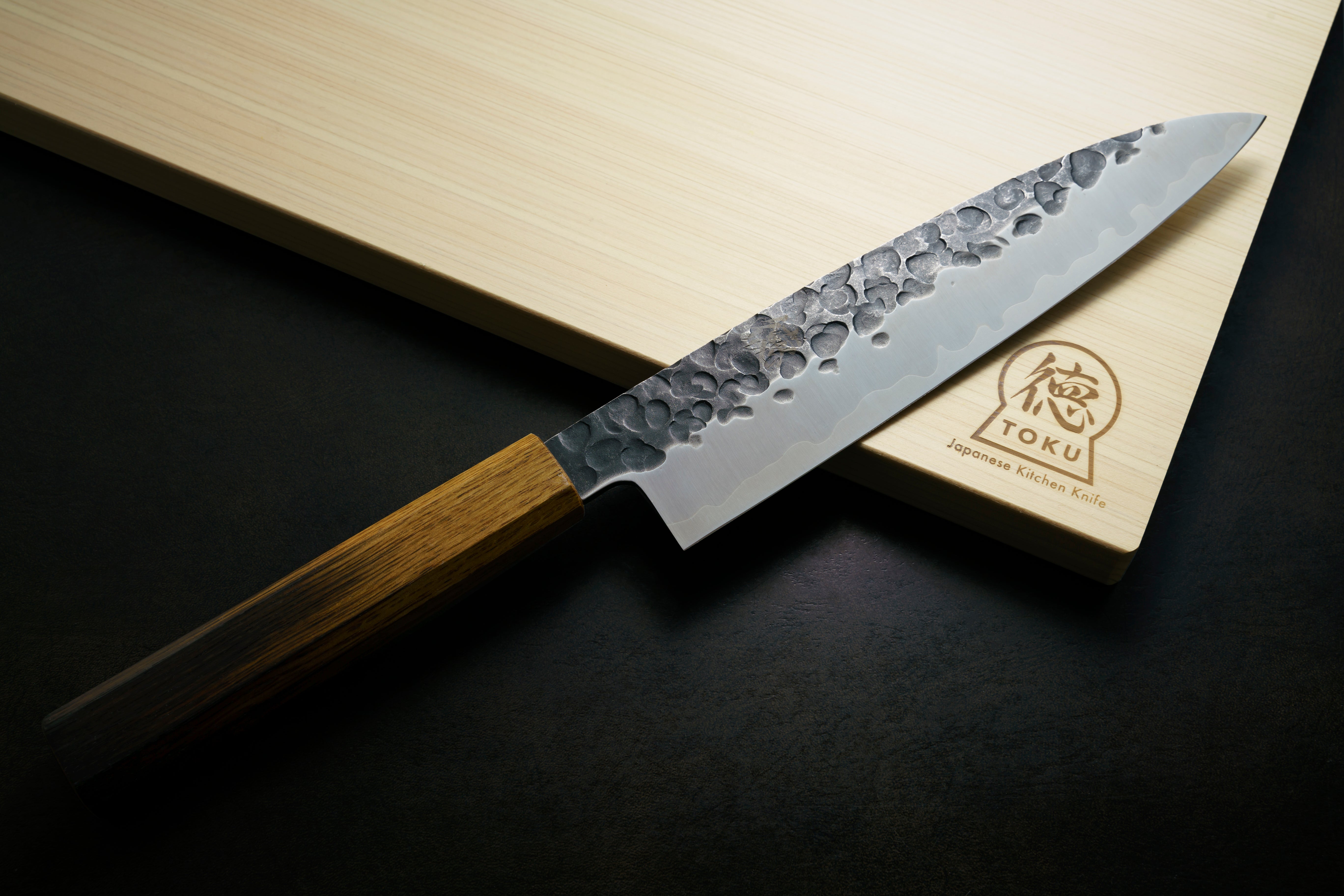 包丁の堺徳｜牛刀包丁 黒鎚目 モリブデン 焼漆柄