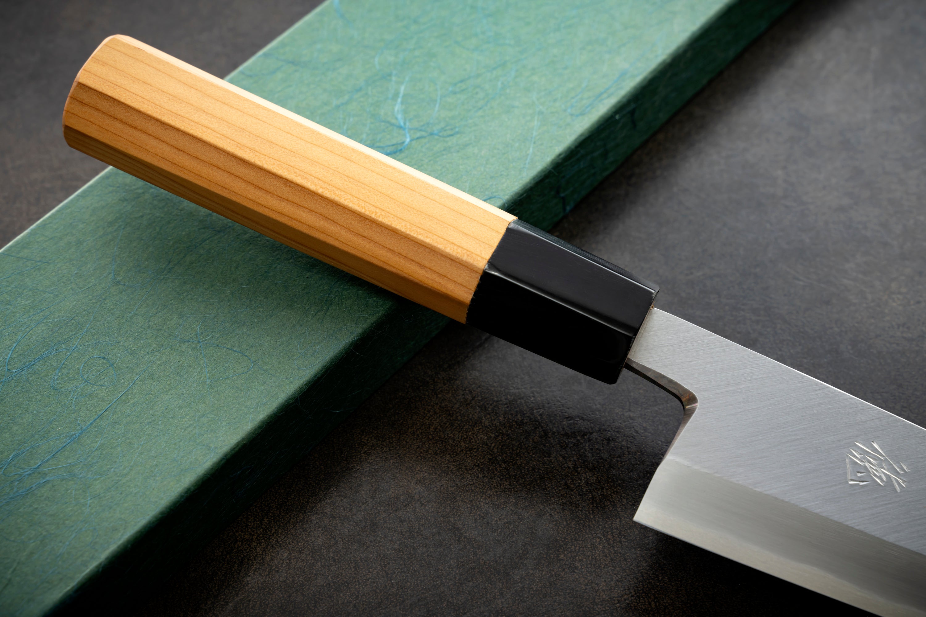 包丁の堺徳｜舟行包丁 堺打刃物 白二鋼 一位八角柄