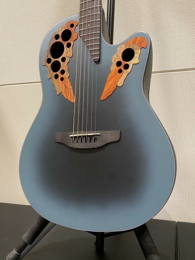 Ovation Celebrity Elite Limited EditionCE44-RBB Reverse Blue Burst