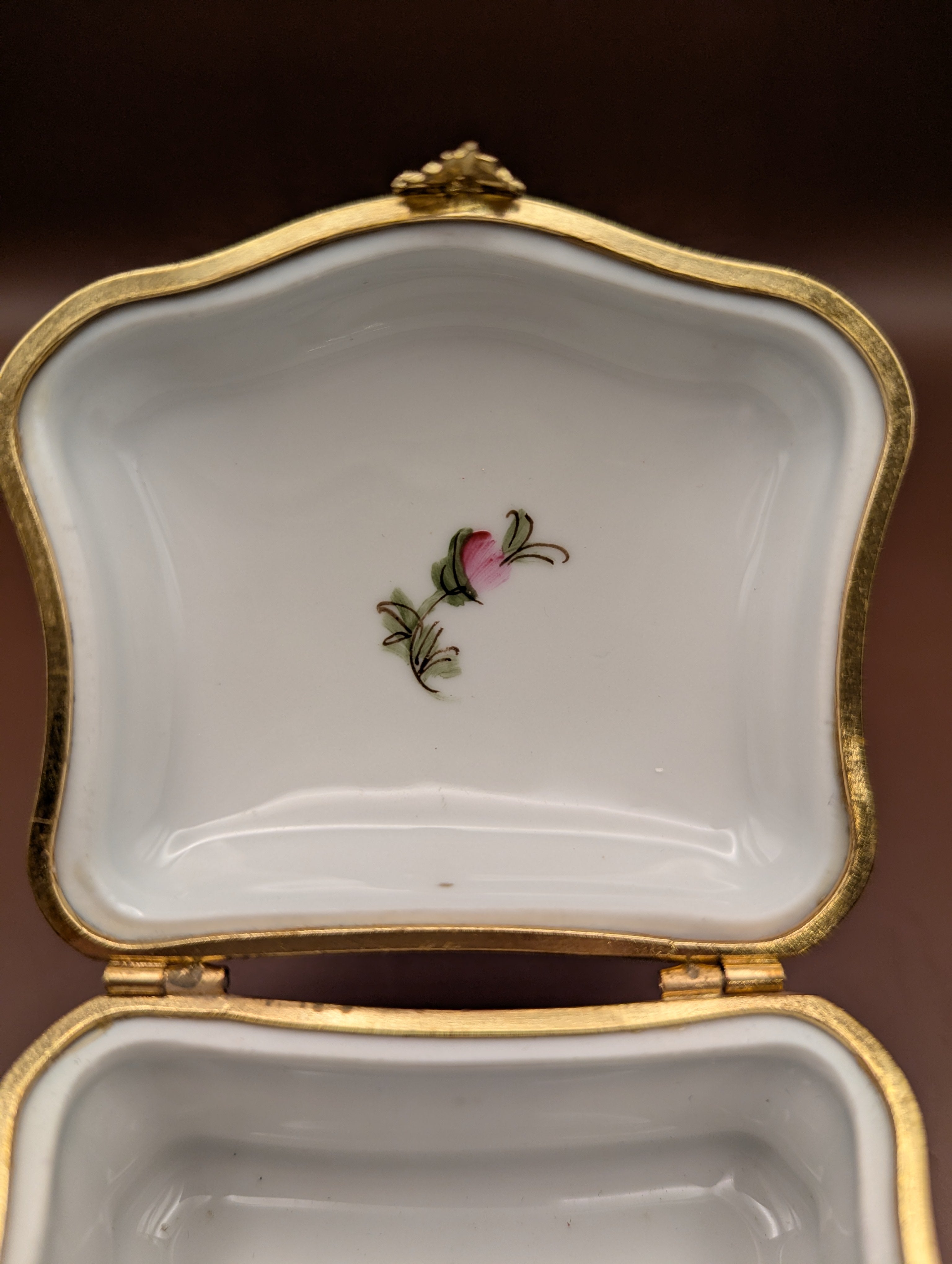 リモージュボックス 空色と金彩 | 手描き花柄・大きめサイズ