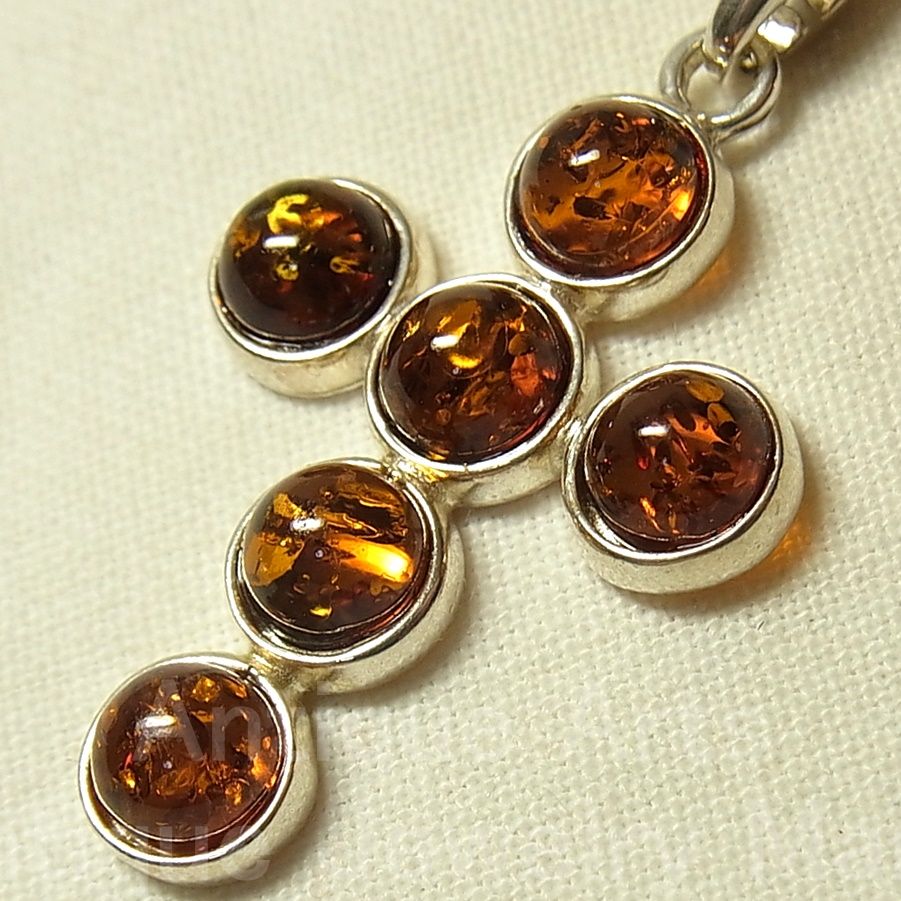 ヴィンテージ シルバー（銀925）with 琥珀（アンバー） クロス 22