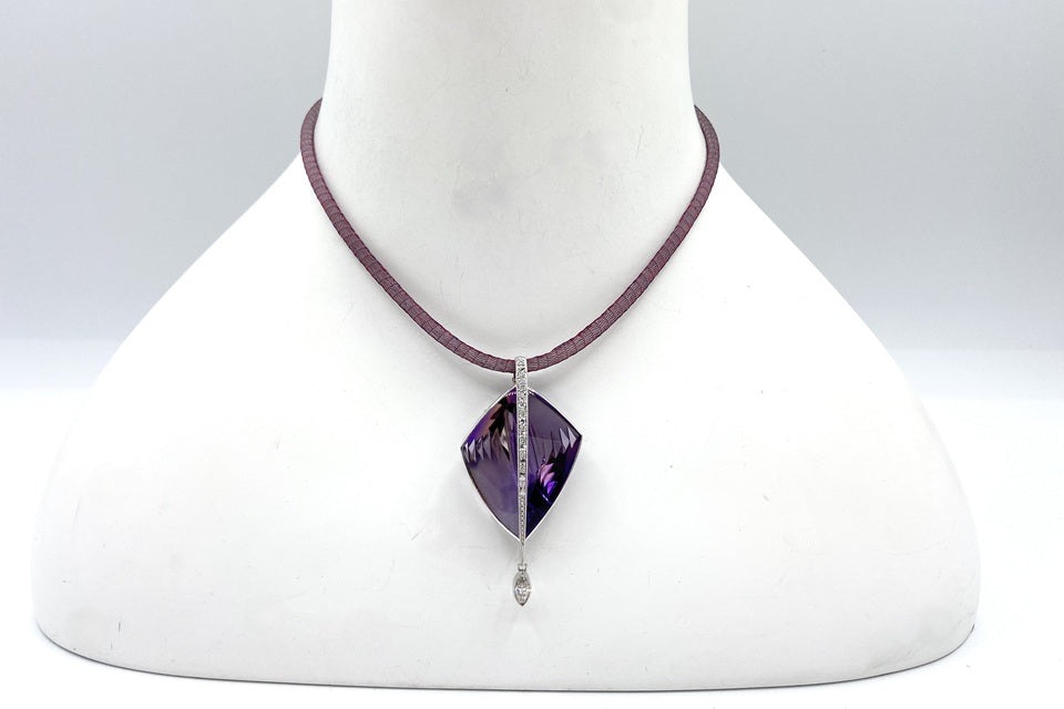 Amethyst K18WGアメシスト ダイヤモンドペントップ兼ブローチ(SV紐