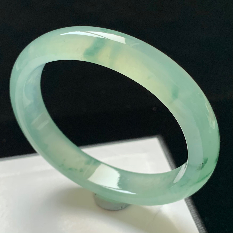 冰玻种晴底飘花翡翠贵妃镯（52.2*44.8mm） - 手镯- 翡翠王朝