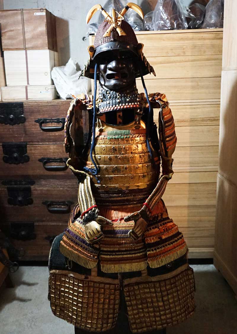 武士の甲冑、親子三代でローンを払い続けるほど高価だった!?【日本の鎧