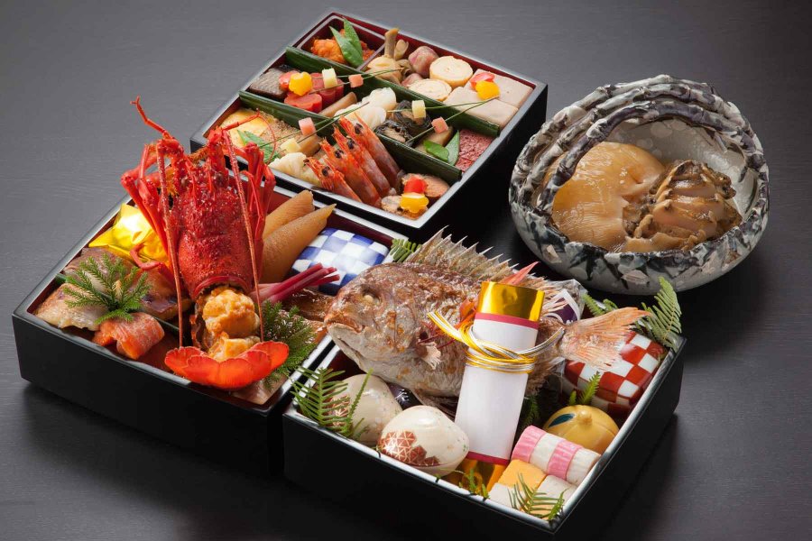 陣屋のおせち料理（輪島塗）