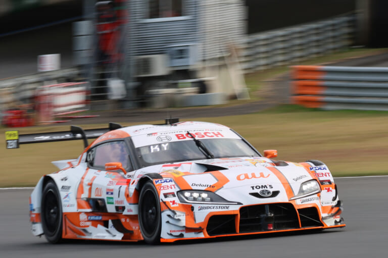 SUPER GT 最終戦でau TOM'S GR Supraが優勝でチャンプ決定！坪井選手は