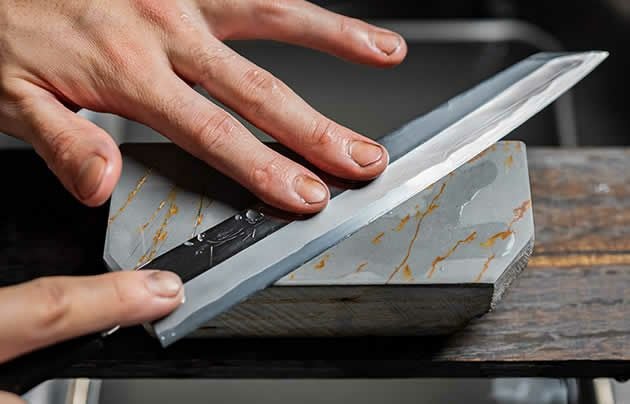 天然砥石】本刃付け （片刃） | 包丁通販なら明治33年創業の大阪 堺の