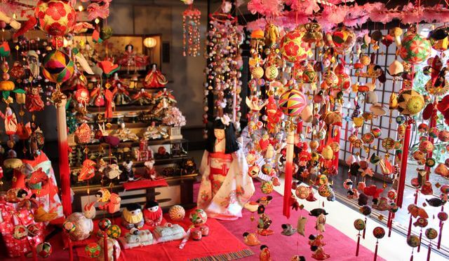 福岡県柳川で「さげもん」艶やかに祝う雛祭り、町をめぐって楽しむ