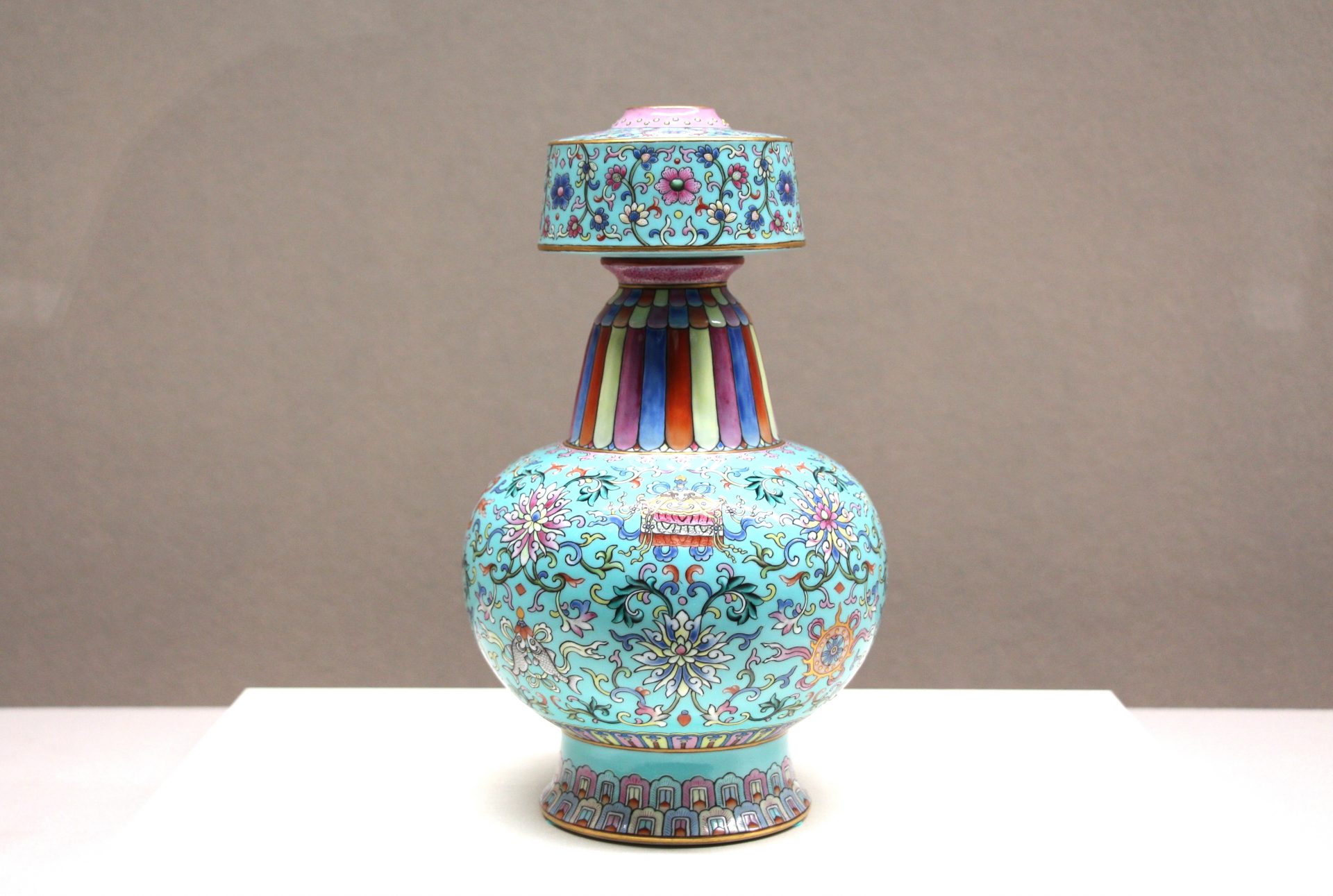 日本初公開品多数！ “奇跡”の印肉容器など、中国の「国宝級」陶磁を