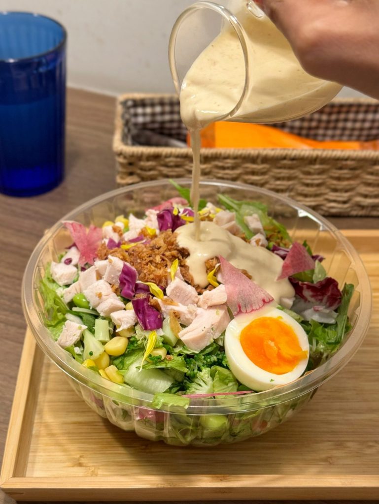 ヘルシー＆華やかで大人気「サラダボウル」神戸・三宮のデリカテッセン