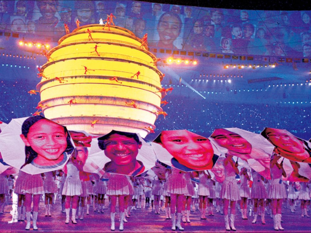 笑顔でつながる、世界の輪」大阪・関西万博500日前に思う アート