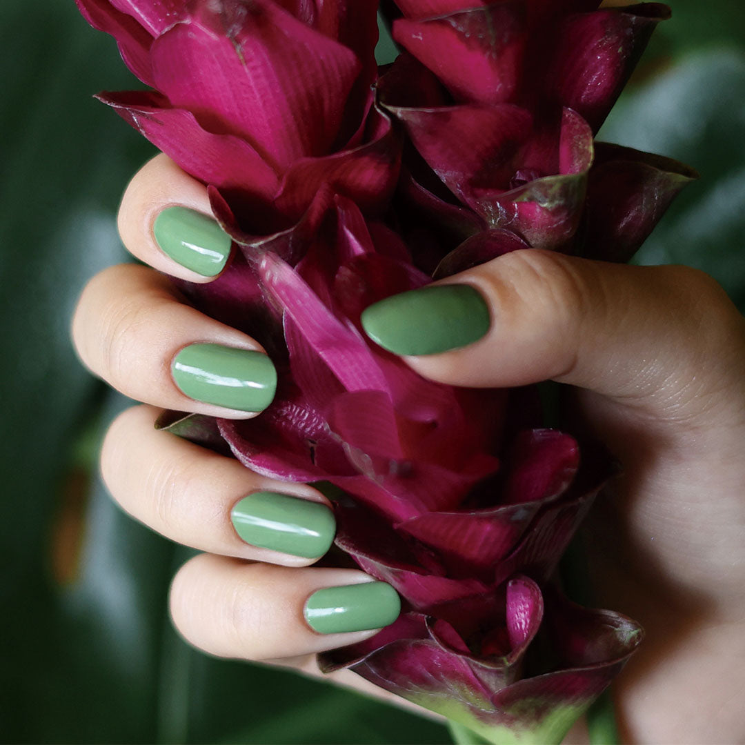 manucurist green （マニキュリスト グリーン） ナチュラル ネイル