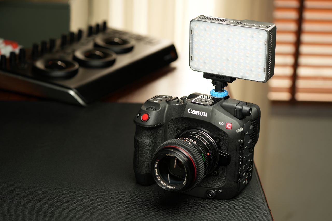 amaran、ポータブルミニオンカメラライト「Ace 25x/25c」発売。新機能