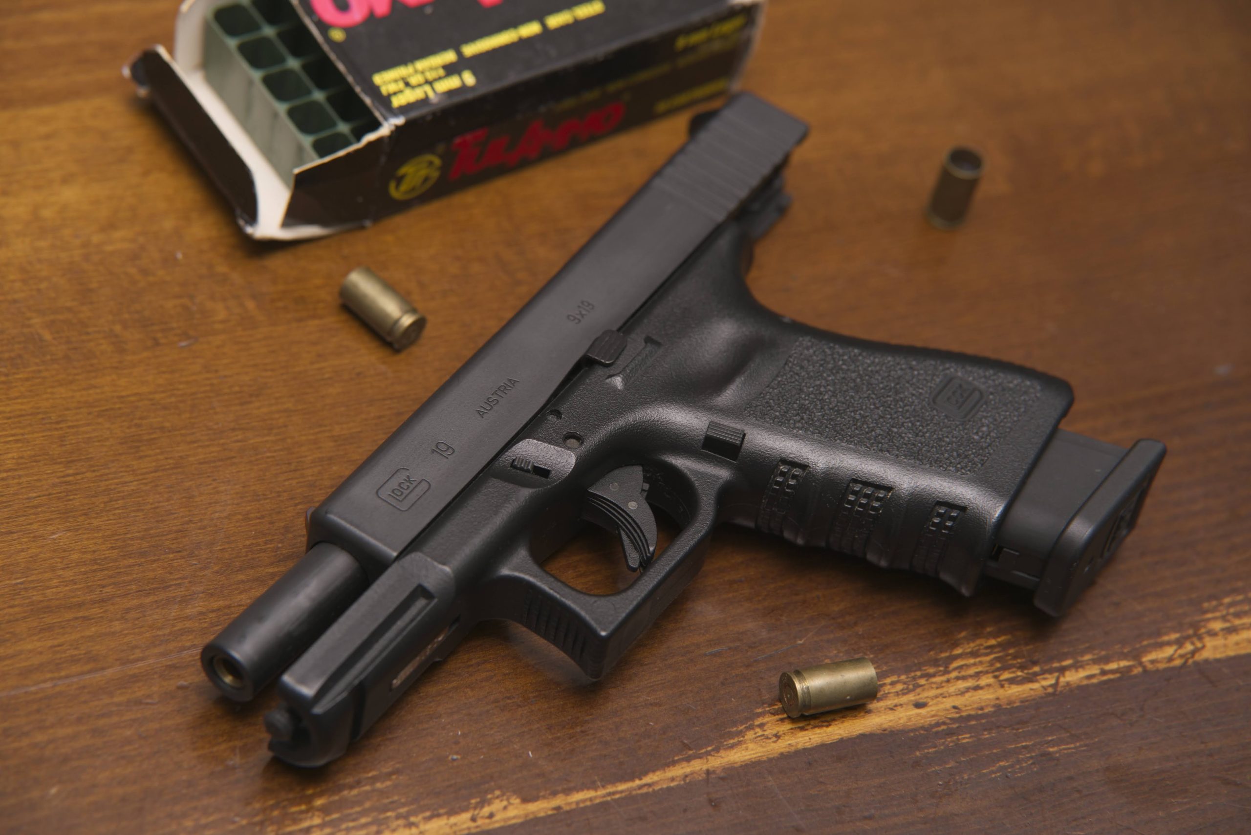 東京マルイ ガスブローバック グロック19 Gen3の外装をリフレッシュ