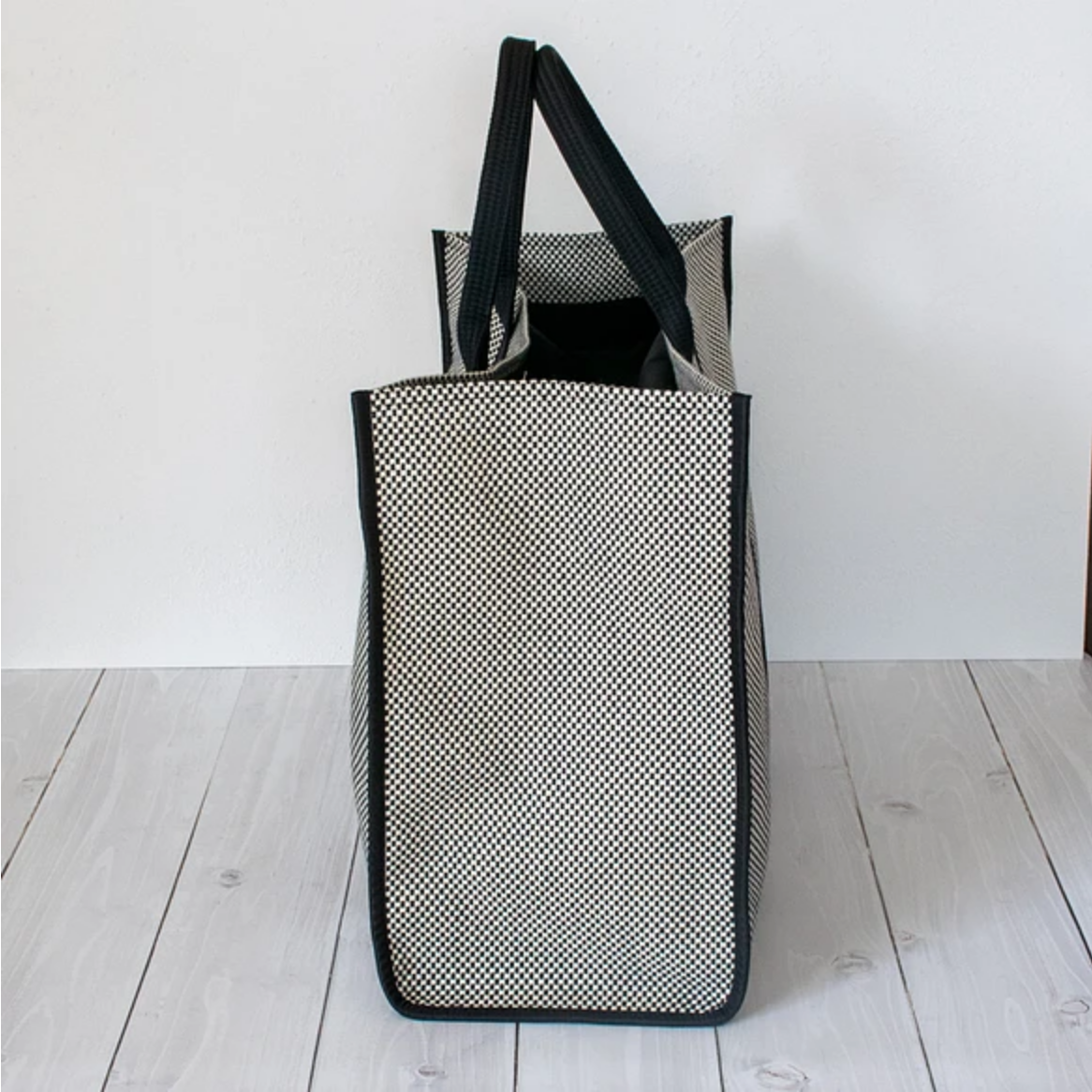 sasicco スクエアトートLL 白と黒の市松 | 三河木綿 刺子織 | タネイ