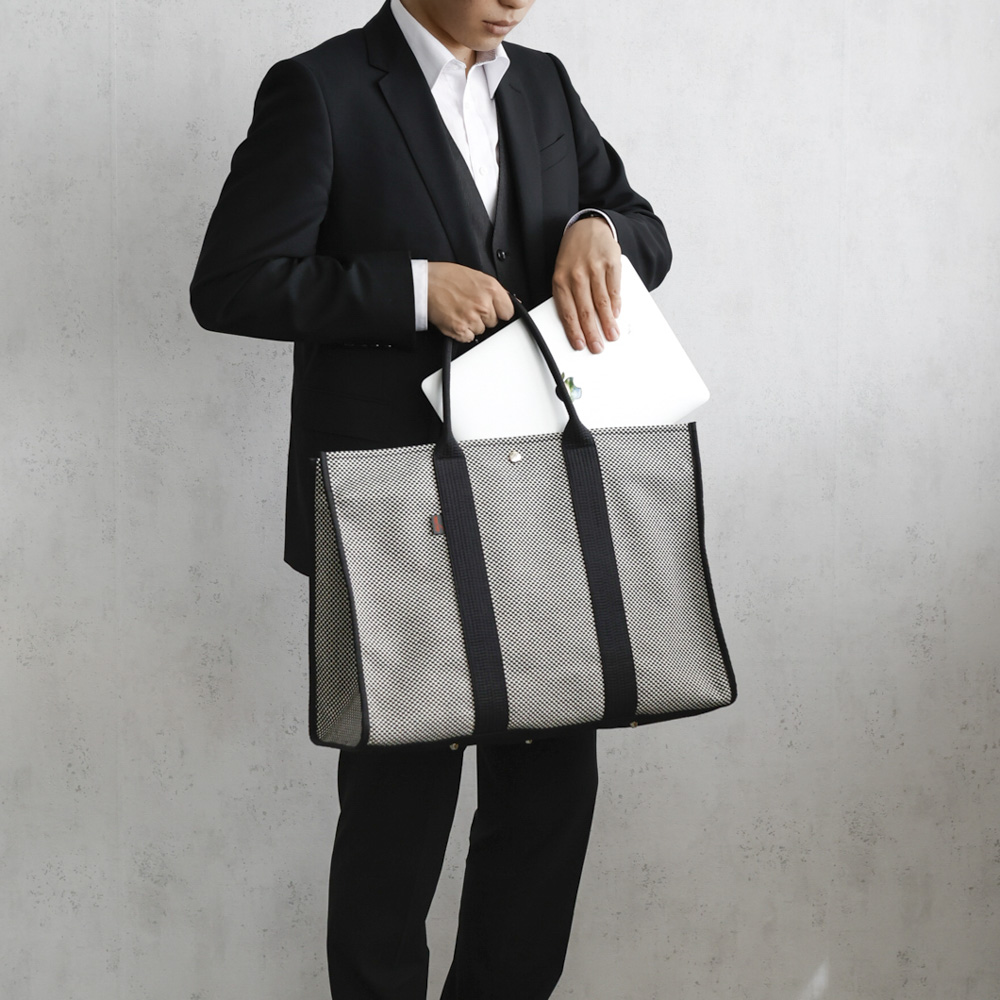 sasicco スクエアトートLL 白と黒の市松 | 三河木綿 刺子織 | タネイ