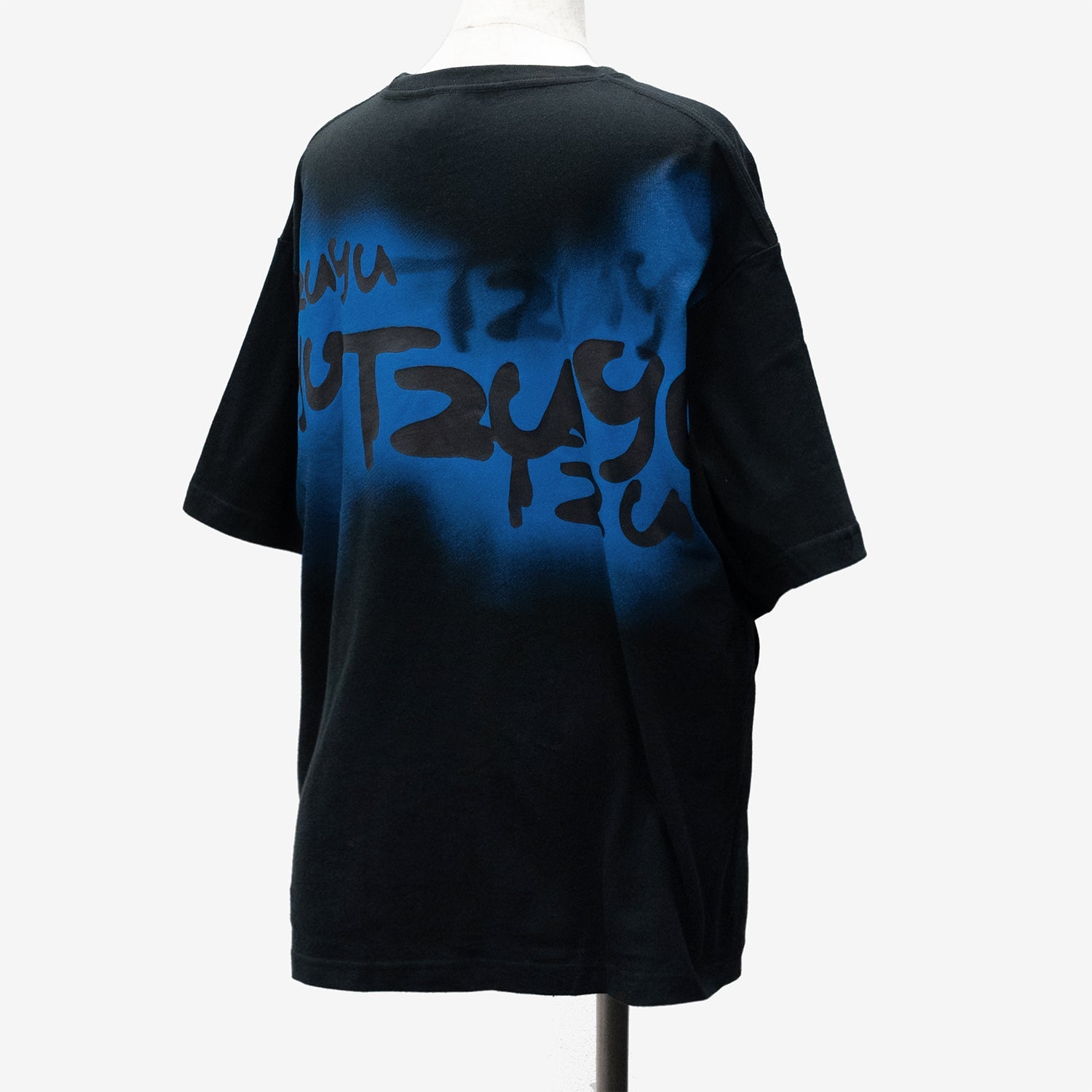 T-SHIRT〈BLACK〉【M】/ TZUYU / TWICE『THIS IS FOR』 – JYP JAPAN