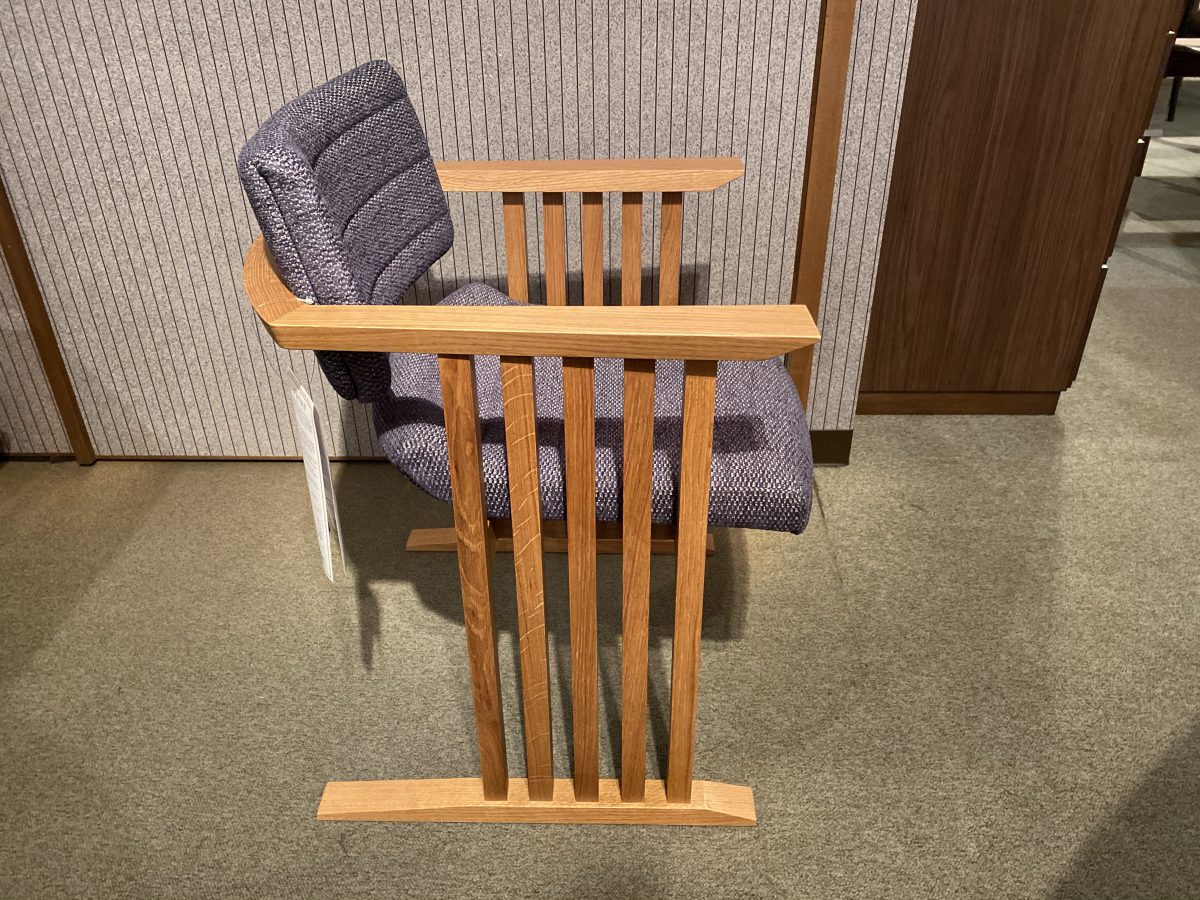 飛騨産業・SEBASTIAN CONRAN アームチェア | 住賓館オフィシャル