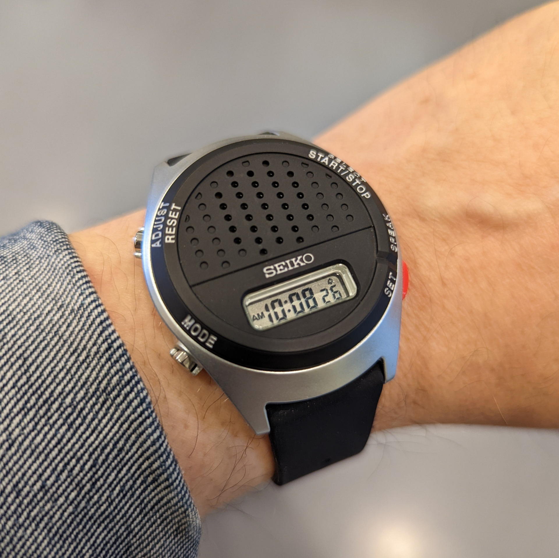 何年かぶりに数台目の「音声デジタルウォッチ」を買ってしまった