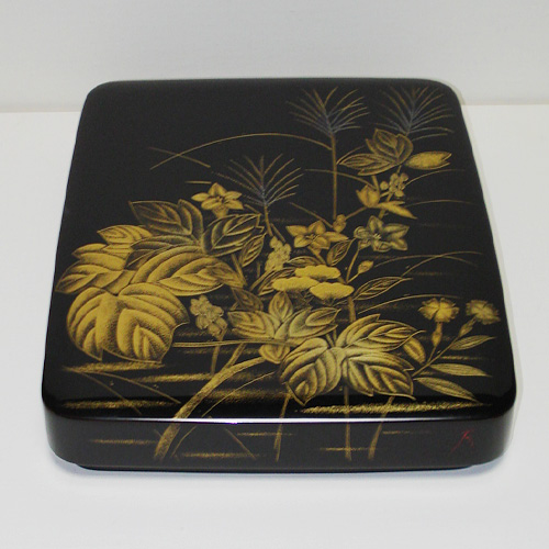 輪島塗 硯箱 被せ蓋式 胴張り形 - 秋草の点彫沈金仕上げ- [内外面とも