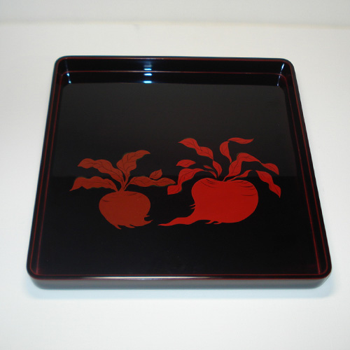 輪島塗 角盆 (大) -赤蕪の高蒔絵仕上げ- [内面黒タメ色/外面黒色